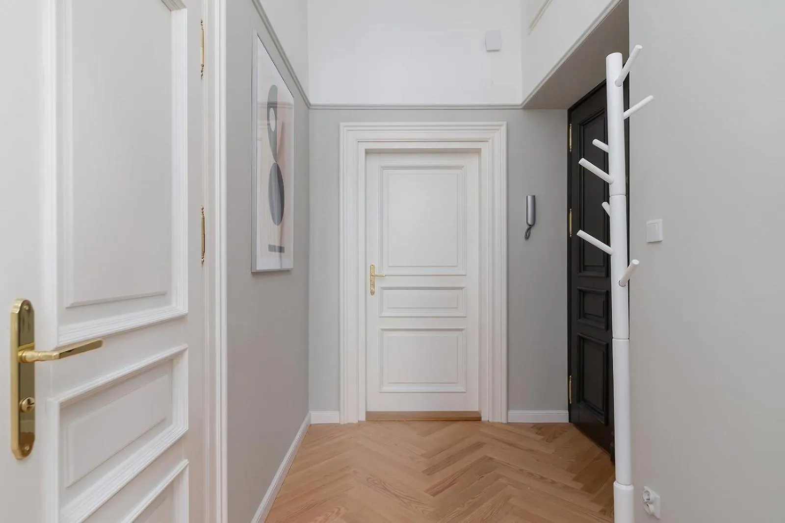 2 - Bedroom Apartment With Balcony - Rejtana 10 Krakow Poland