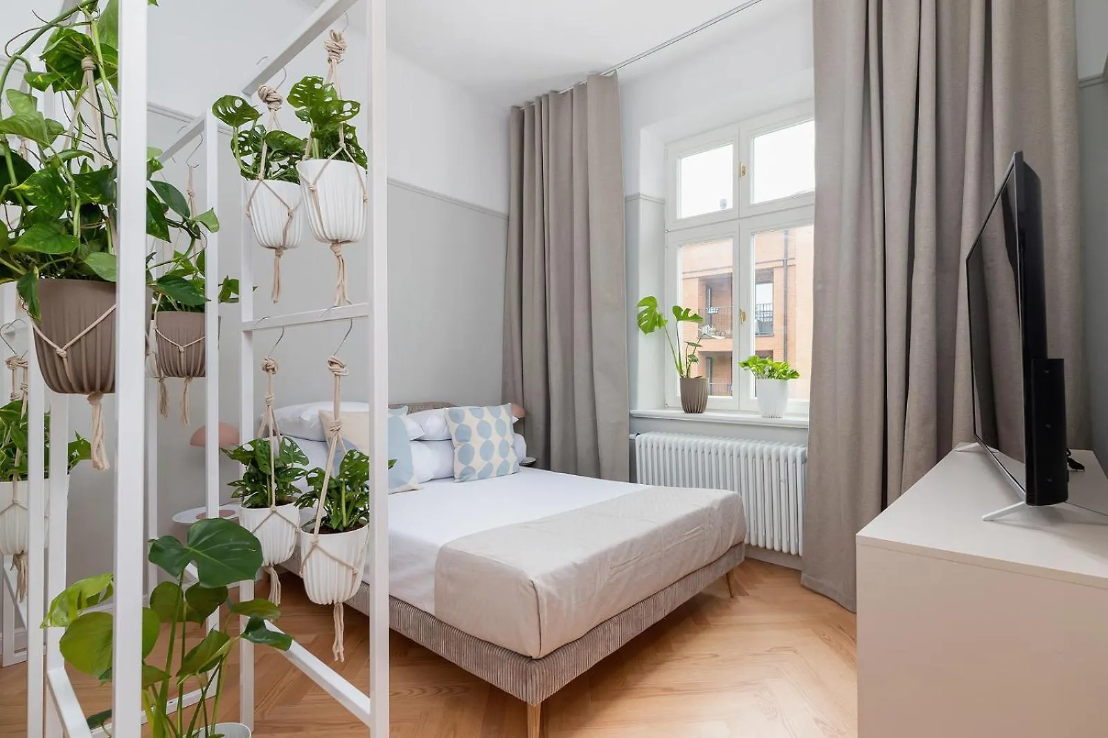 2 - Bedroom Apartment With Balcony - Rejtana 10 Krakow